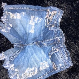 I’m selling a brand clothing brand (vigoss)